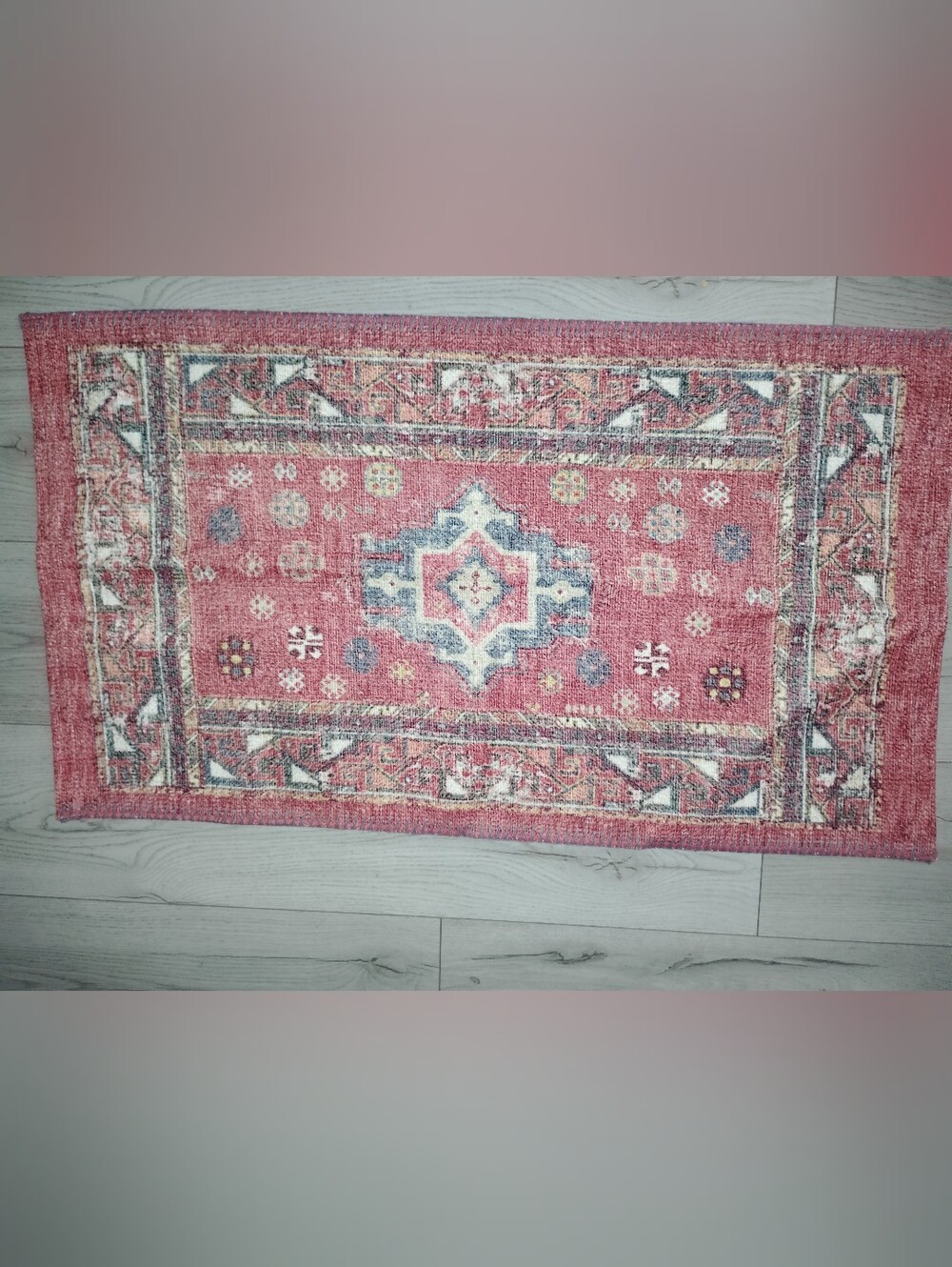 Red Throw Rug Non Slip Backing New No Tags 2 Ft x 3 Ft Unused